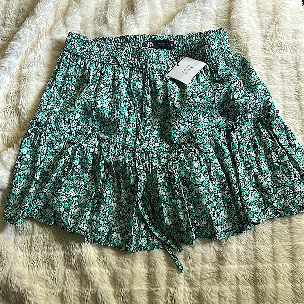 Zara Floral Print Mid-Green Skort with Drawstring Waist